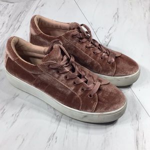 ⭐️ 9.5 STEVE MADDEN PINK VELVET (NEEDS CLEANING)